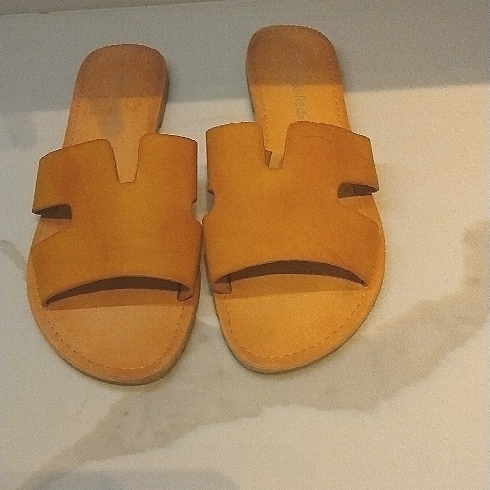 Classified‎ Size 7  Distressed Mustard Slide Sandal Vegan Leather Notches